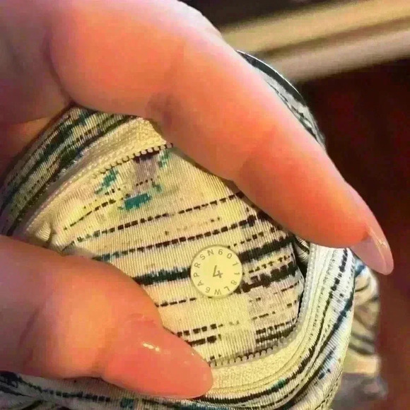 Lululemon Inspire Crop Legging Womens 4 Blurry Belle Athleisure Performance - Picture 5 of 5